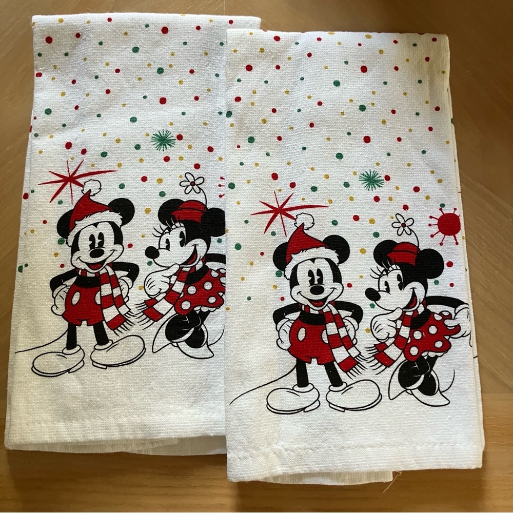 DISNEY Mickey and Minnie Mouse Winter Holiday Kitchen Towel Set of 2 NEW NWOT